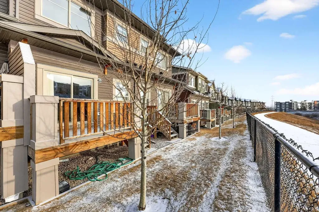 403 Sage Hill Grove NW Calgary AB T3R 0Z8
