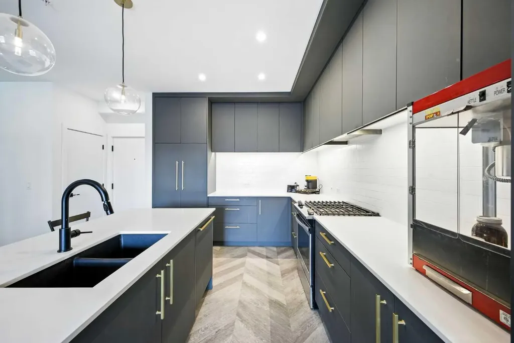 4275 Norford Avenue NW Calgary AB T3B 6M2