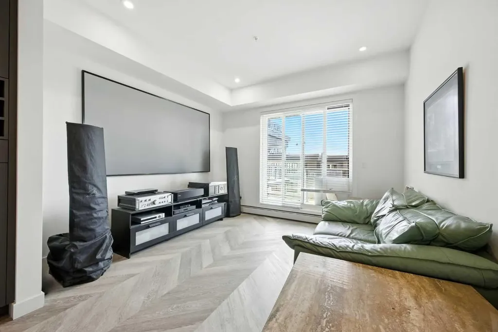 4275 Norford Avenue NW Calgary AB T3B 6M2