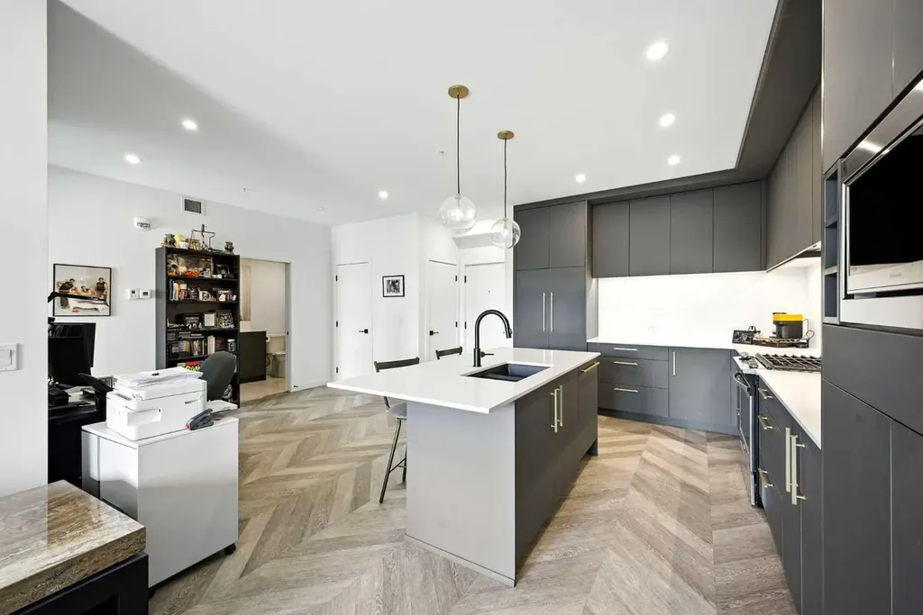 4275 Norford Avenue NW Calgary AB T3B 6M2