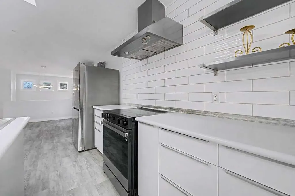 267 Panamount Hill NW Calgary AB T3K 5M3