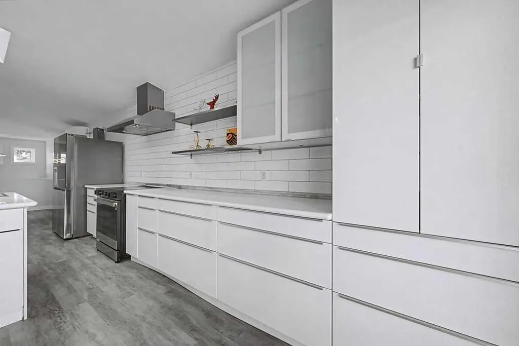267 Panamount Hill NW Calgary AB T3K 5M3