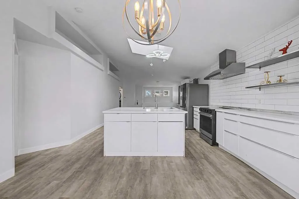 267 Panamount Hill NW Calgary AB T3K 5M3