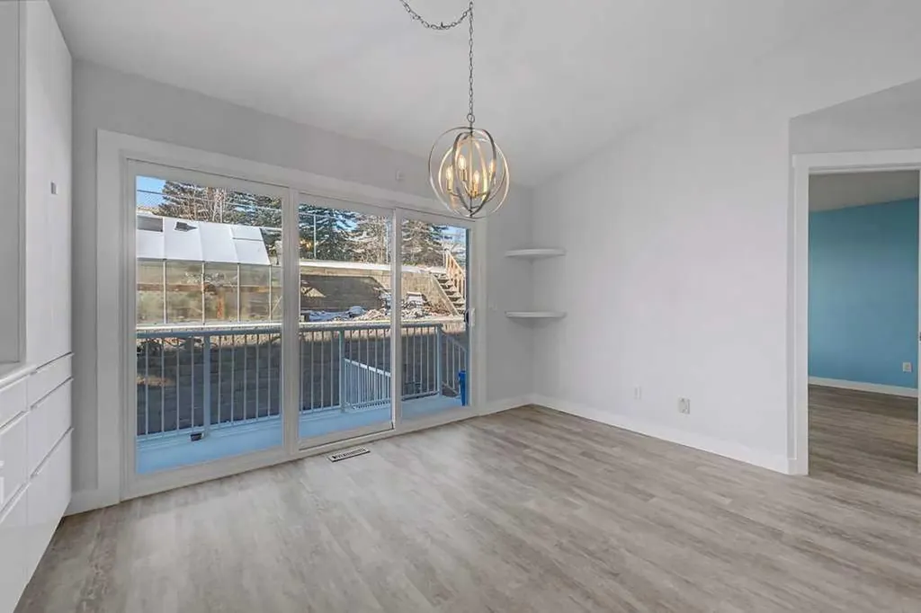 267 Panamount Hill NW Calgary AB T3K 5M3