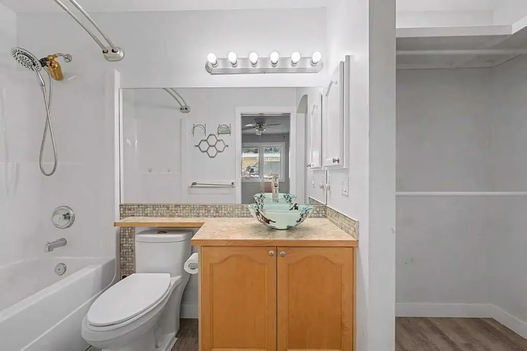267 Panamount Hill NW Calgary AB T3K 5M3