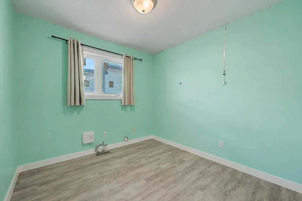 267 Panamount Hill NW Calgary AB T3K 5M3