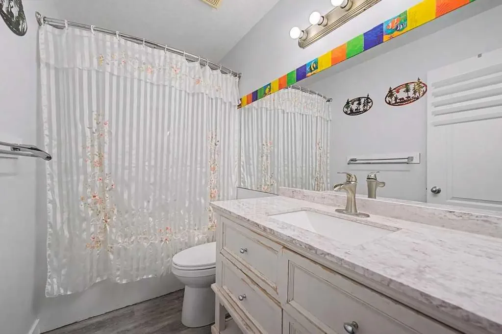 267 Panamount Hill NW Calgary AB T3K 5M3