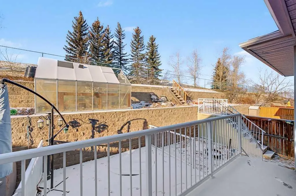 267 Panamount Hill NW Calgary AB T3K 5M3