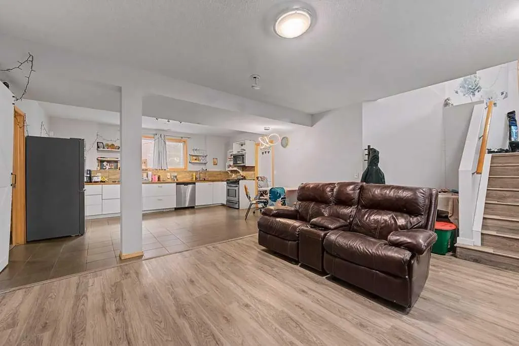 267 Panamount Hill NW Calgary AB T3K 5M3