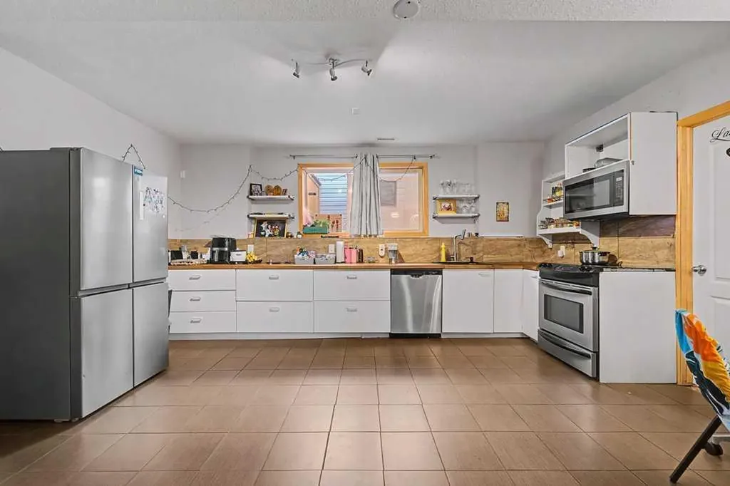 267 Panamount Hill NW Calgary AB T3K 5M3