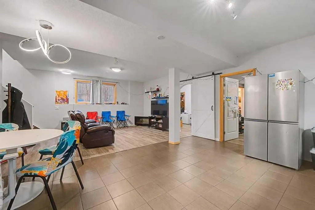 267 Panamount Hill NW Calgary AB T3K 5M3