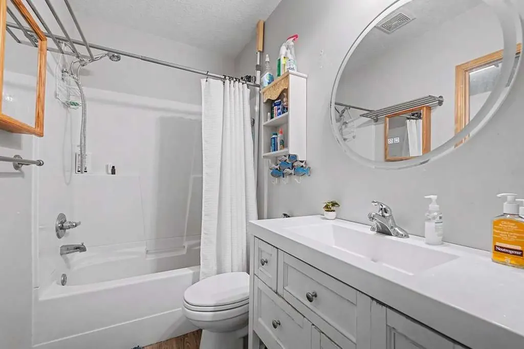 267 Panamount Hill NW Calgary AB T3K 5M3
