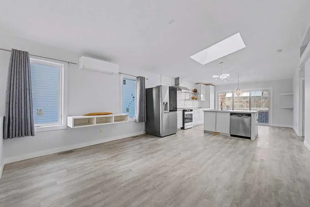 267 Panamount Hill NW Calgary AB T3K 5M3