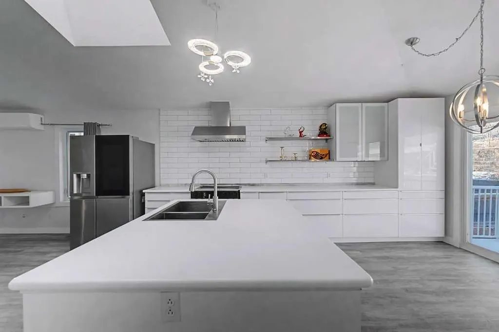 267 Panamount Hill NW Calgary AB T3K 5M3