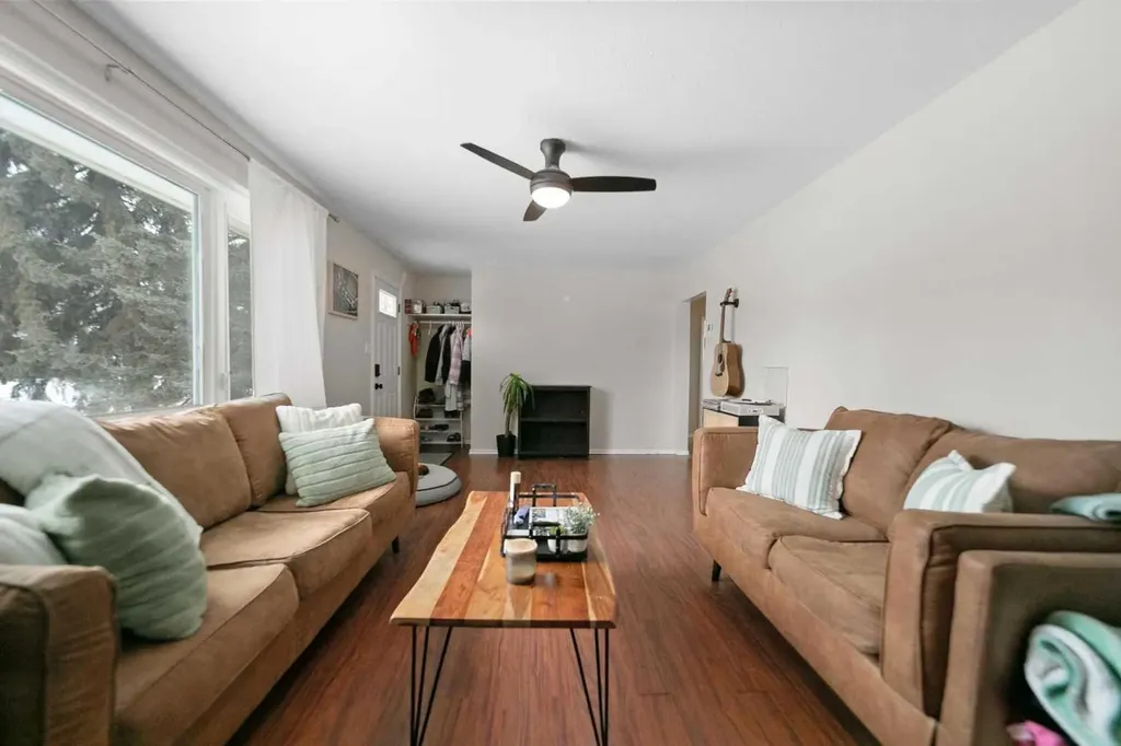 5228 53 Avenue Viking AB T0B4N0