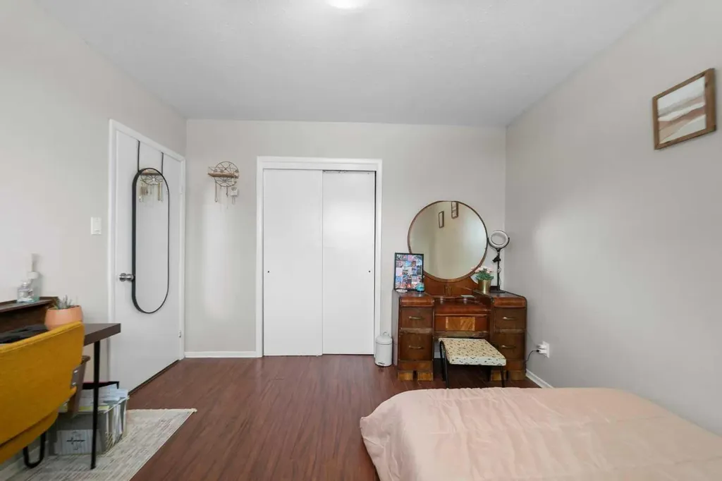 5228 53 Avenue Viking AB T0B4N0