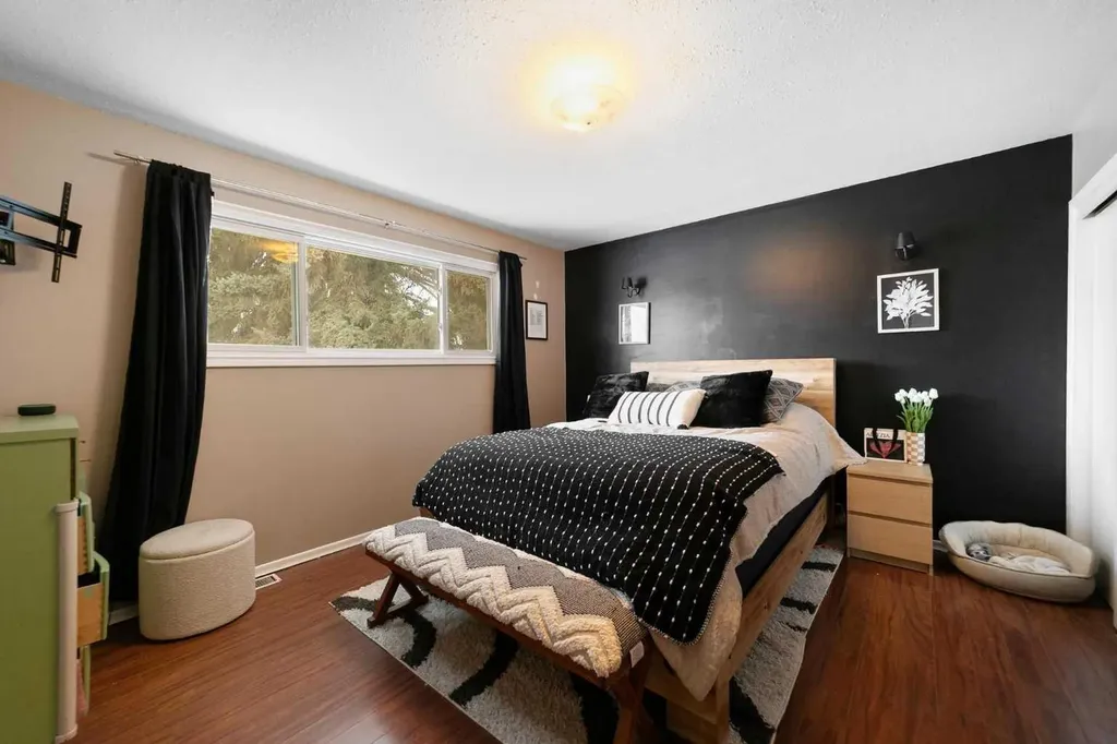 5228 53 Avenue Viking AB T0B4N0