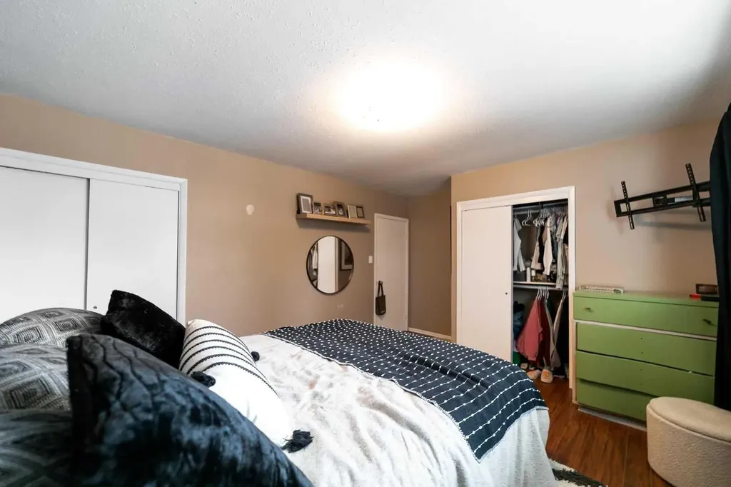 5228 53 Avenue Viking AB T0B4N0