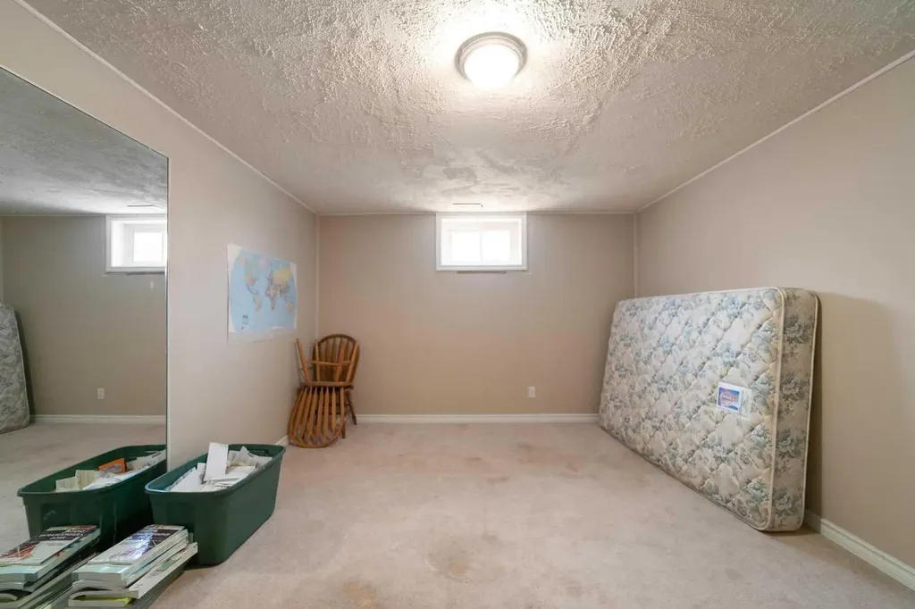 5228 53 Avenue Viking AB T0B4N0