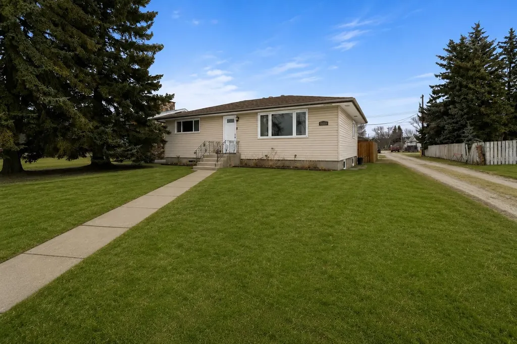 5228 53 Avenue Viking AB T0B4N0