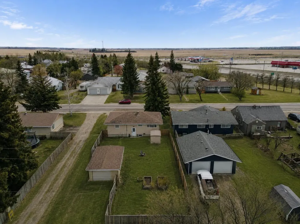 5228 53 Avenue Viking AB T0B4N0