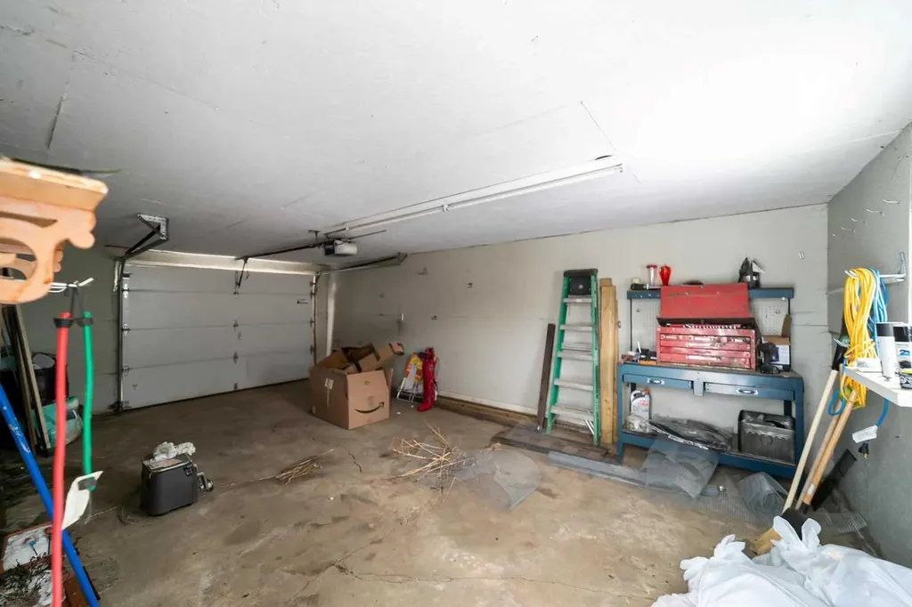 5228 53 Avenue Viking AB T0B4N0