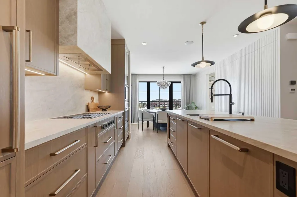 1700 73 Street SW Calgary AB T3H 0J6