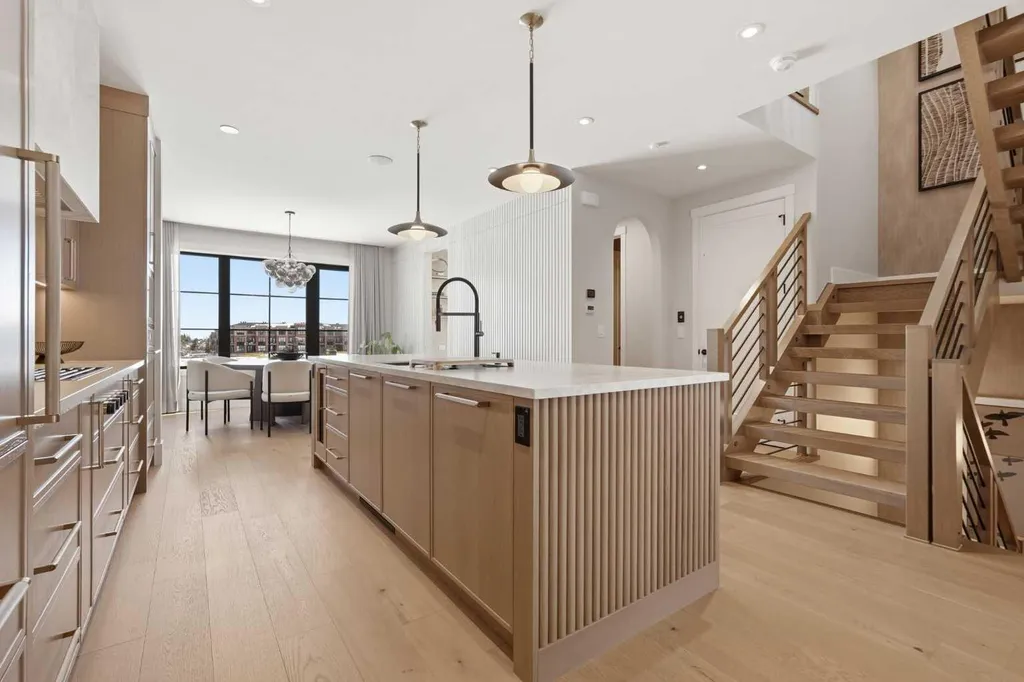 1700 73 Street SW Calgary AB T3H 0J6