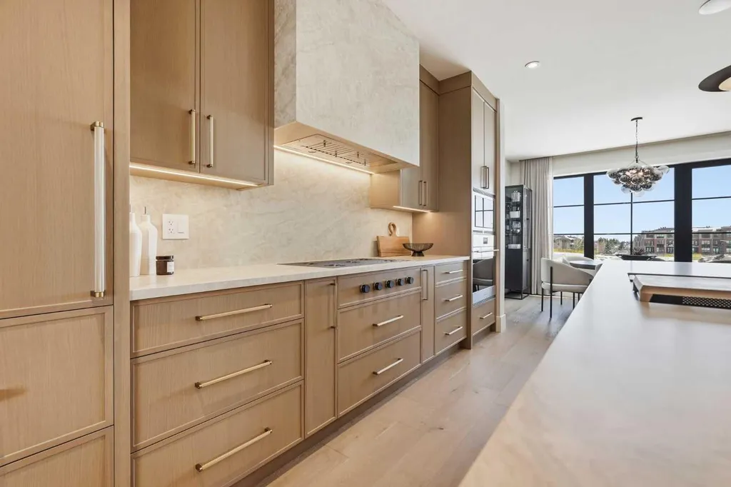 1700 73 Street SW Calgary AB T3H 0J6