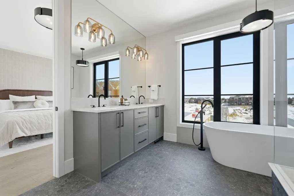 1700 73 Street SW Calgary AB T3H 0J6