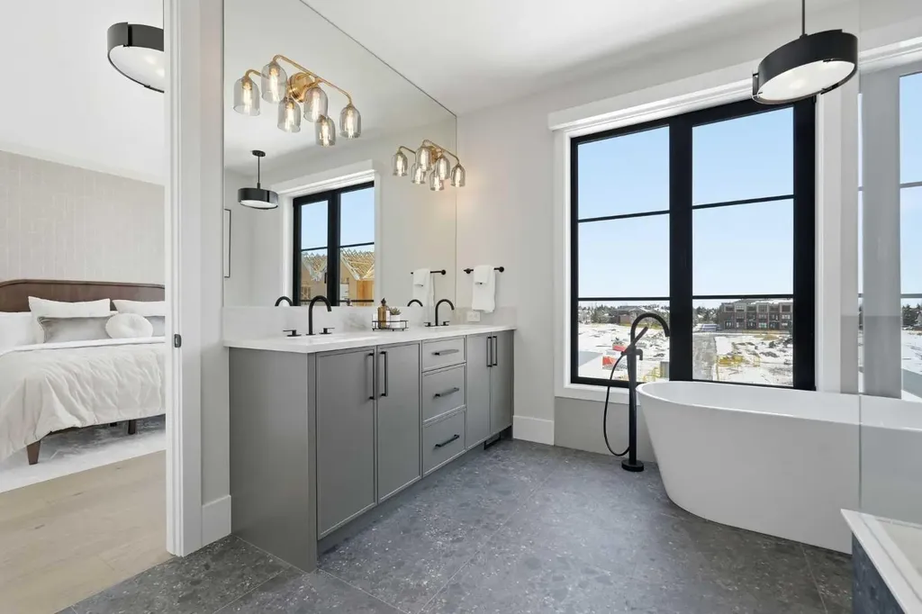 1700 73 Street SW Calgary AB T3H 0J6