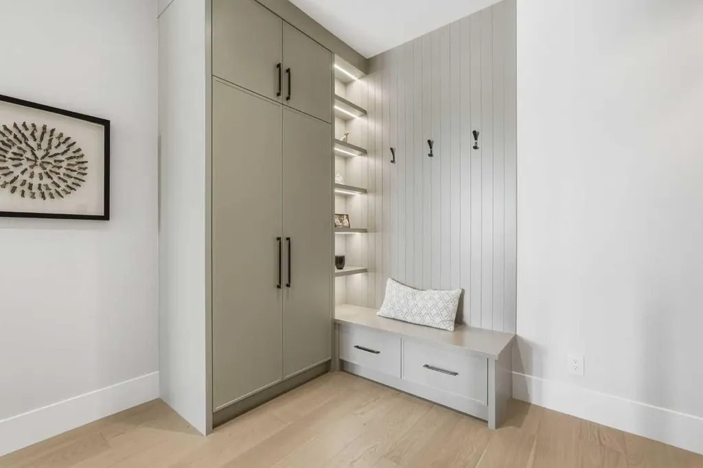 1700 73 Street SW Calgary AB T3H 0J6