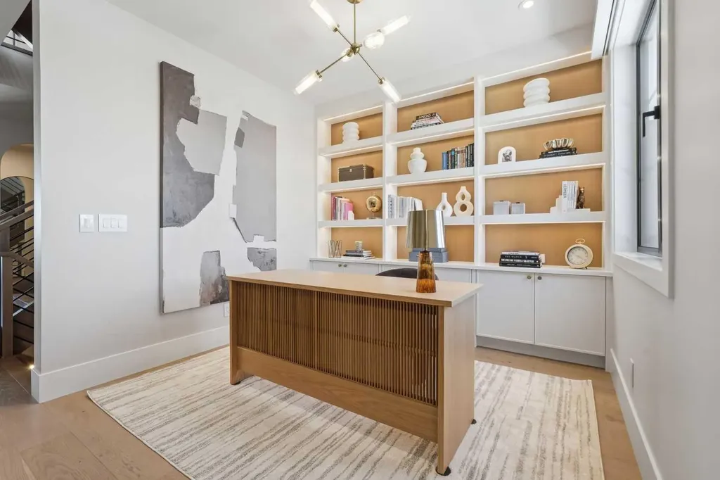1700 73 Street SW Calgary AB T3H 0J6