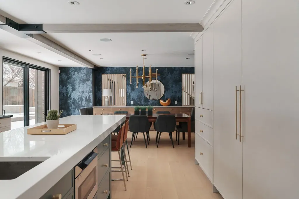 112 Pump Hill Green SW Calgary AB T2V 4L4