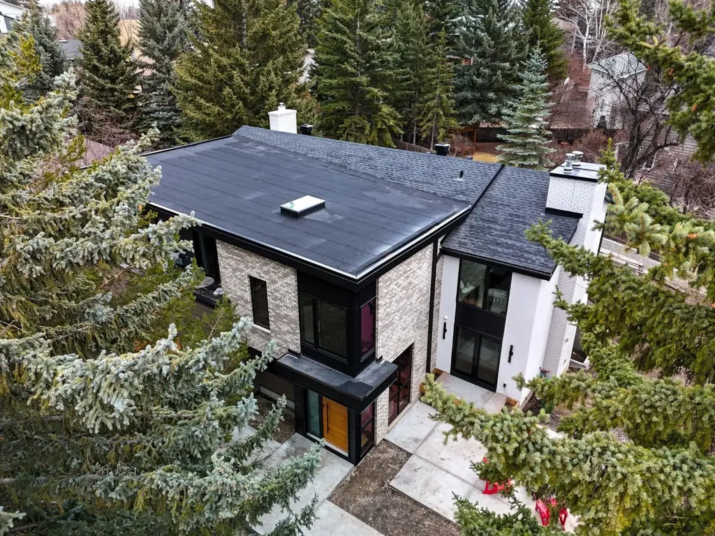 112 Pump Hill Green SW Calgary AB T2V 4L4
