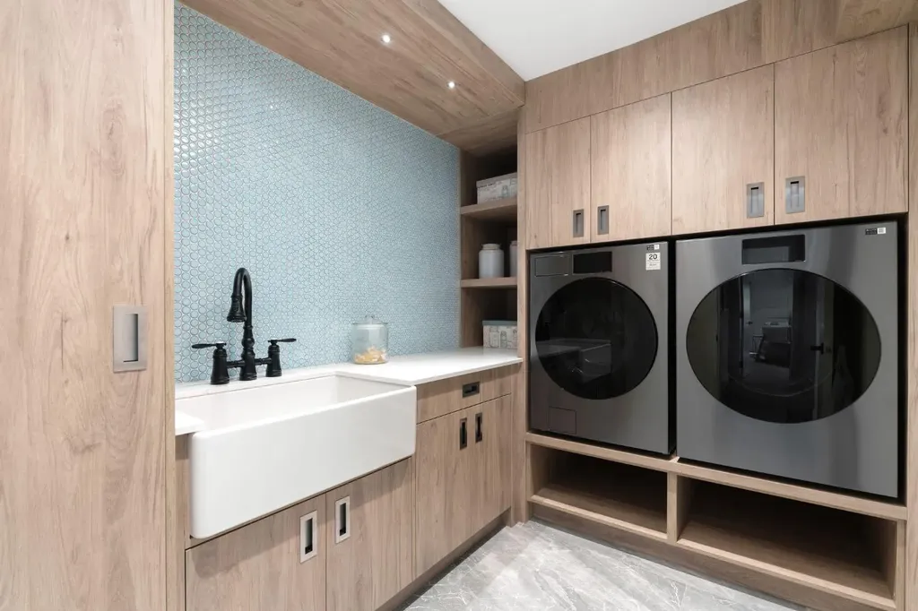 112 Pump Hill Green SW Calgary AB T2V 4L4