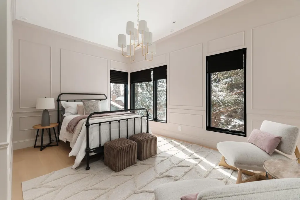 112 Pump Hill Green SW Calgary AB T2V 4L4