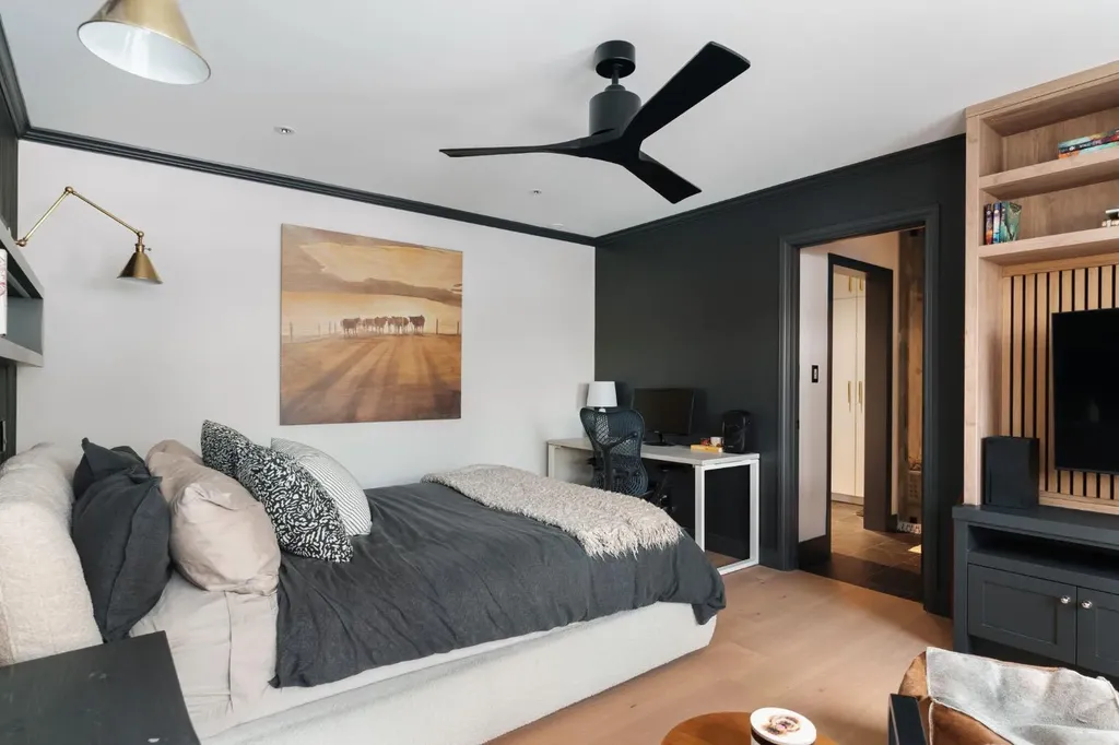 112 Pump Hill Green SW Calgary AB T2V 4L4