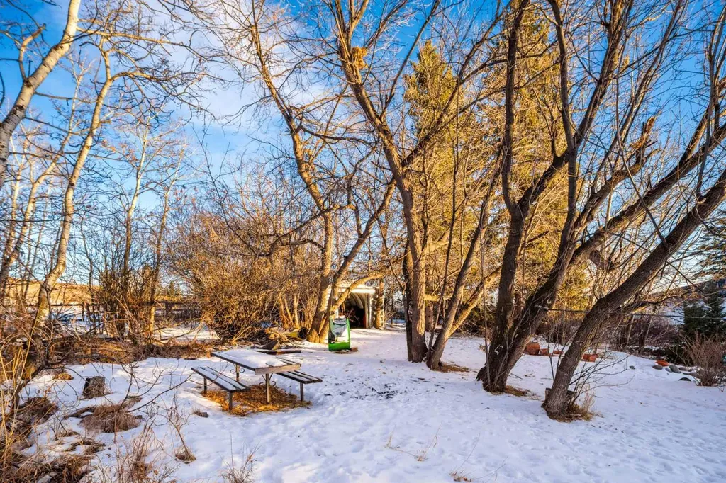 187 Slopeview Drive SW Calgary AB T3H 4G6