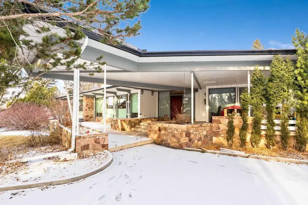 187 Slopeview Drive SW Calgary AB T3H 4G6