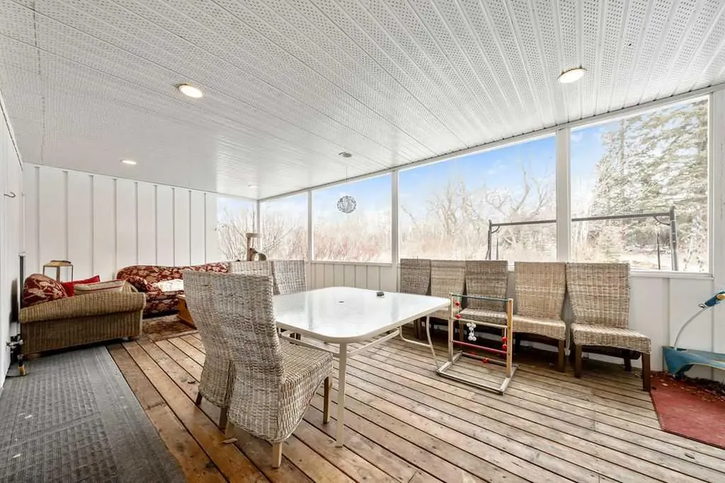 187 Slopeview Drive SW Calgary AB T3H 4G6