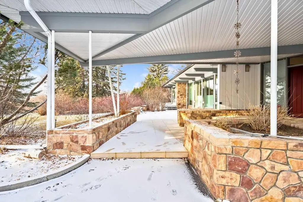 187 Slopeview Drive SW Calgary AB T3H 4G6