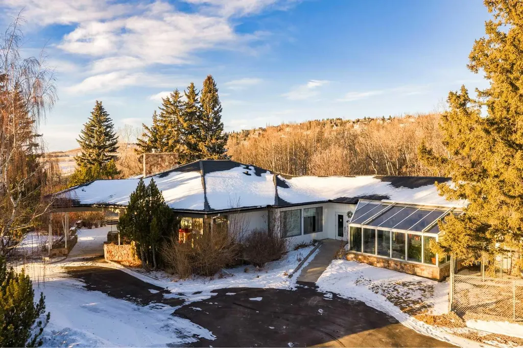 187 Slopeview Drive SW Calgary AB T3H 4G6