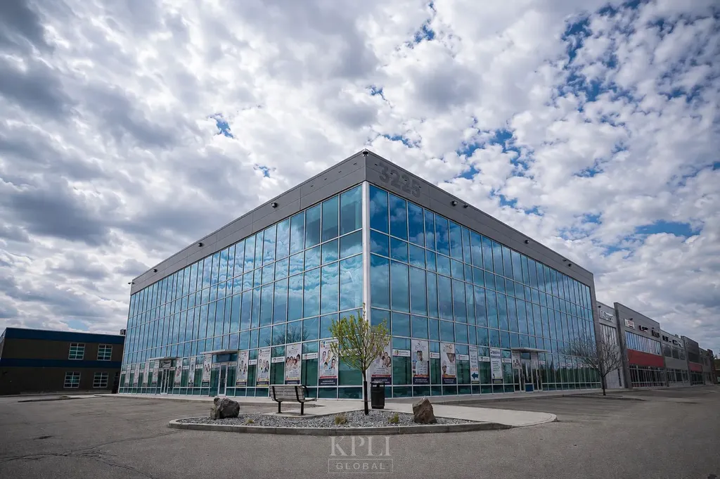 3223 5 Avenue NE Calgary AB T2A 5N1