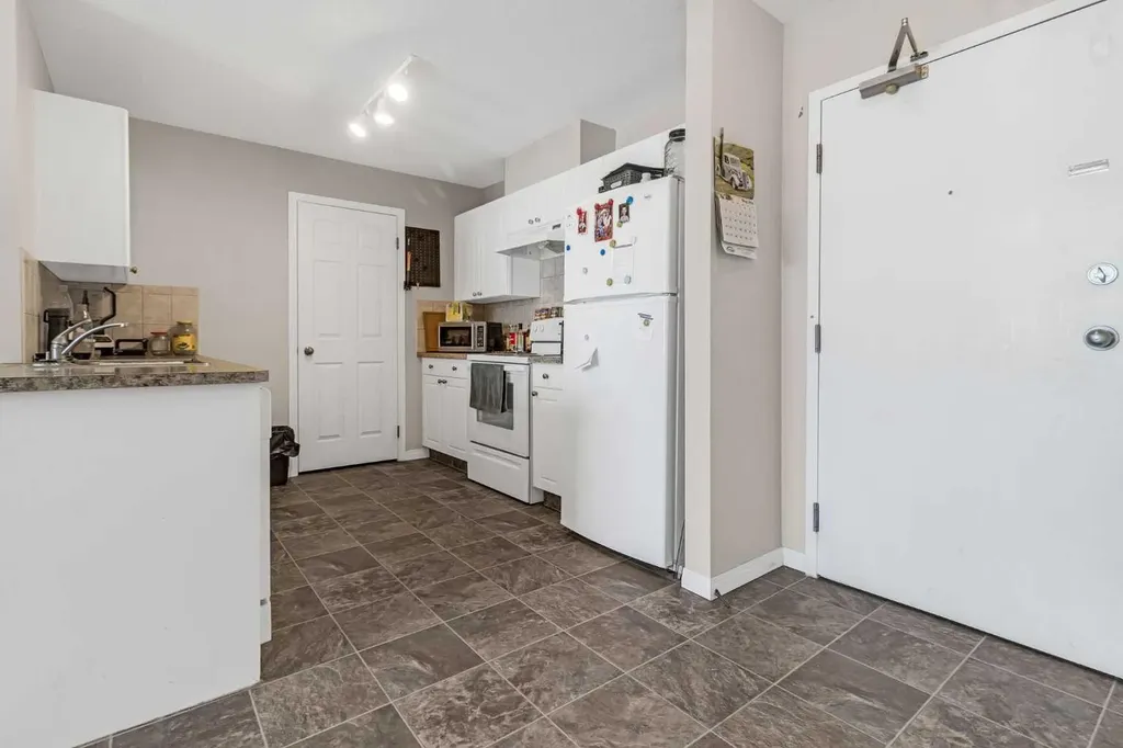 1010 Railway Street Crossfield AB T0M 0S0