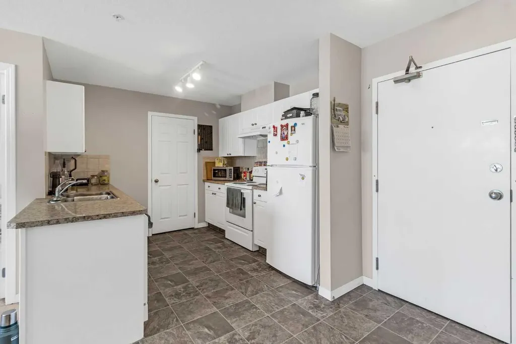 1010 Railway Street Crossfield AB T0M 0S0