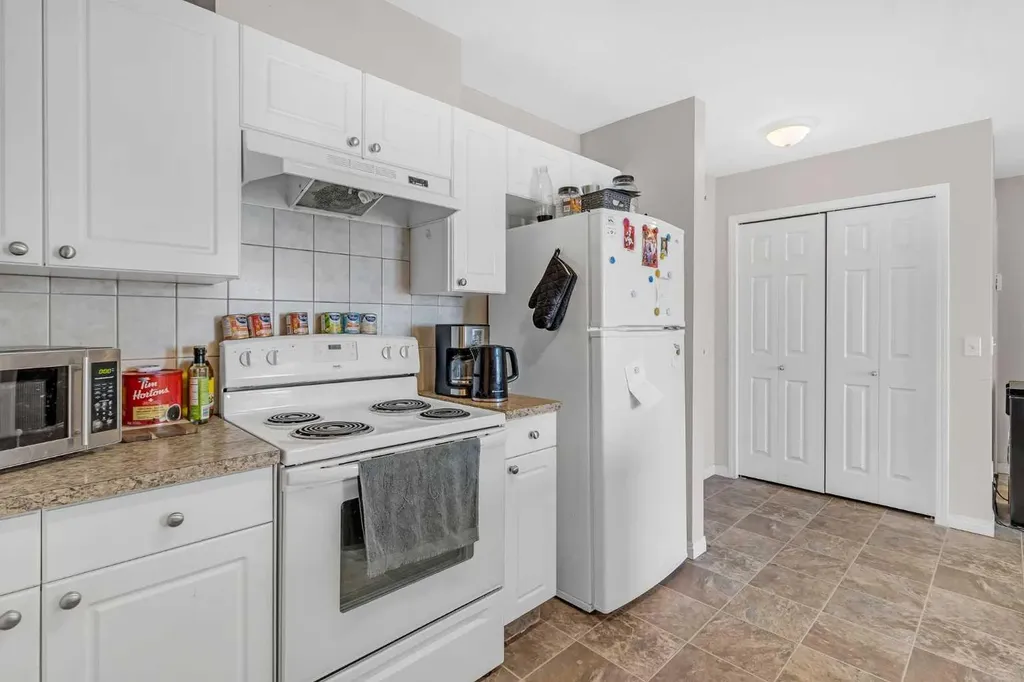 1010 Railway Street Crossfield AB T0M 0S0