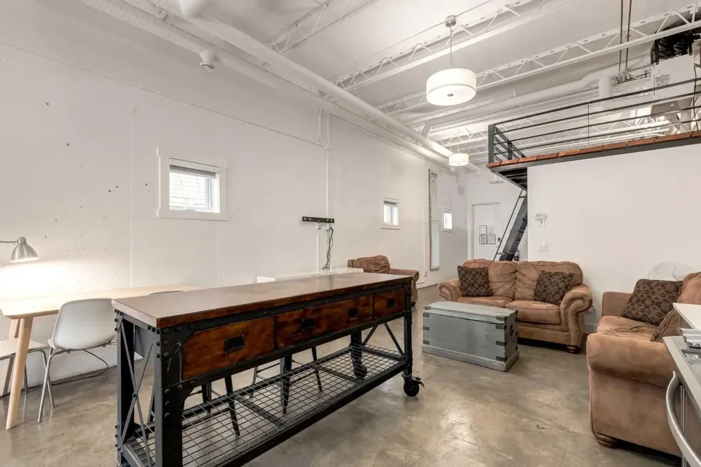 648 Mcdougall Road NE Calgary AB T2E4Z7
