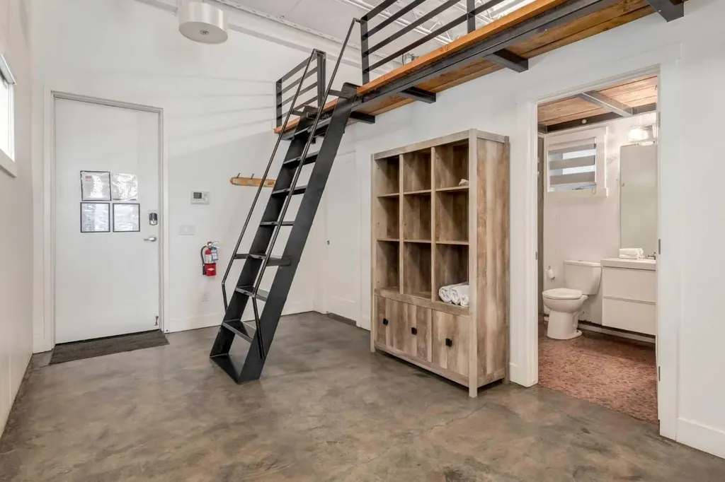 648 Mcdougall Road NE Calgary AB T2E4Z7