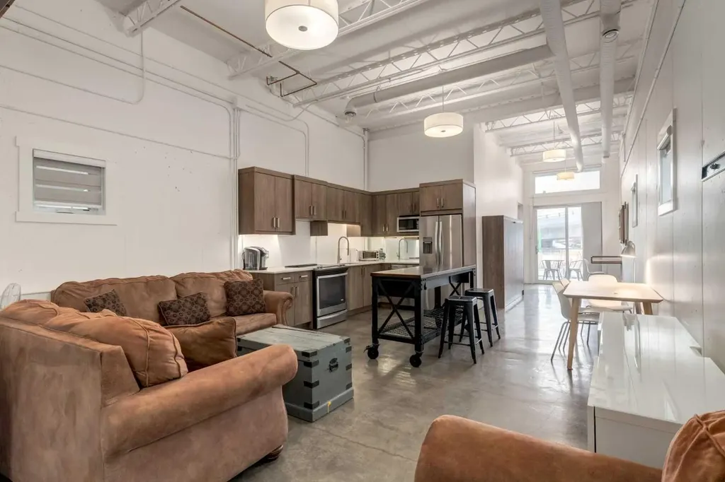 648 Mcdougall Road NE Calgary AB T2E4Z7
